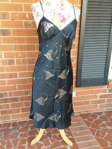 100% silk Laundry by Shelli Segal dress.